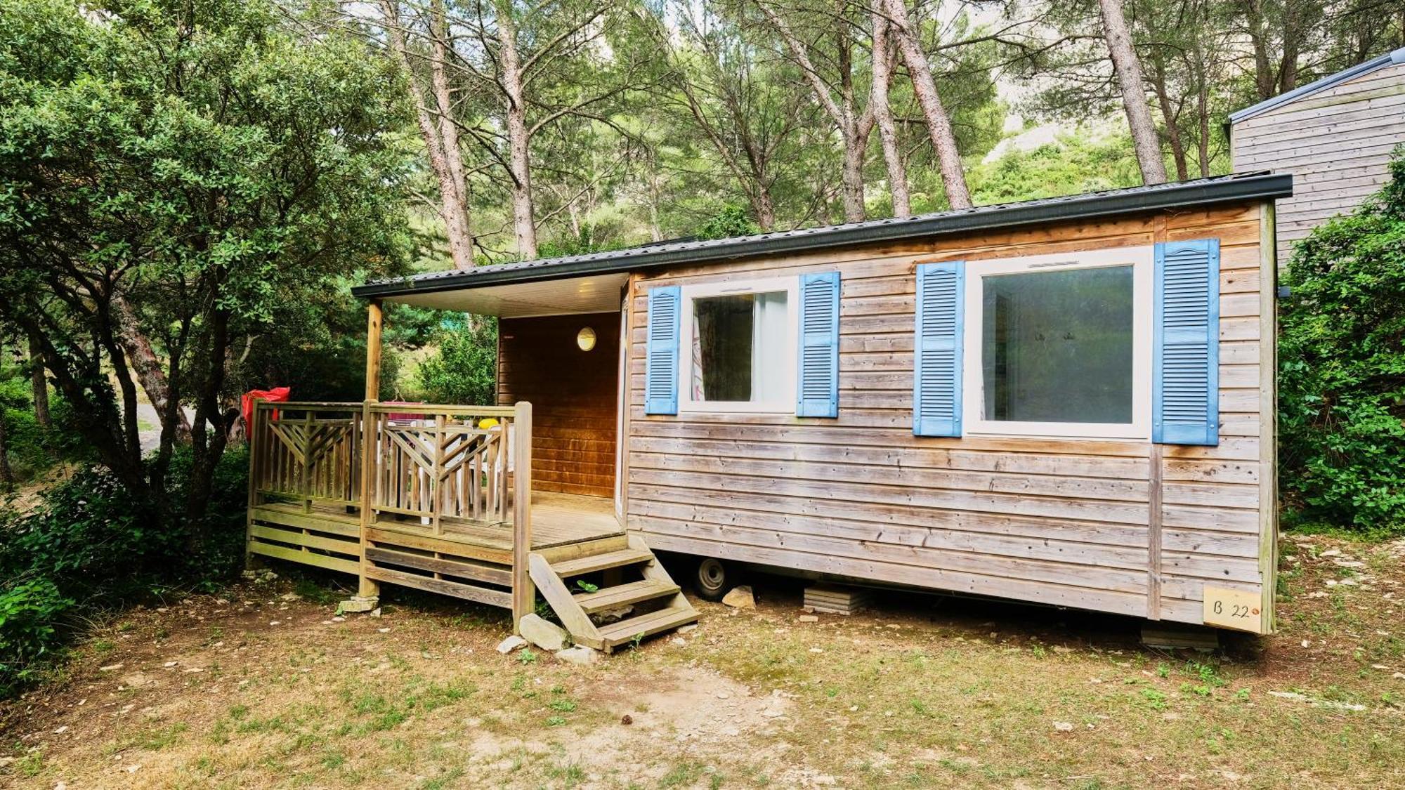 Camping De La Vallee Heureuse Orgon Exteriér fotografie